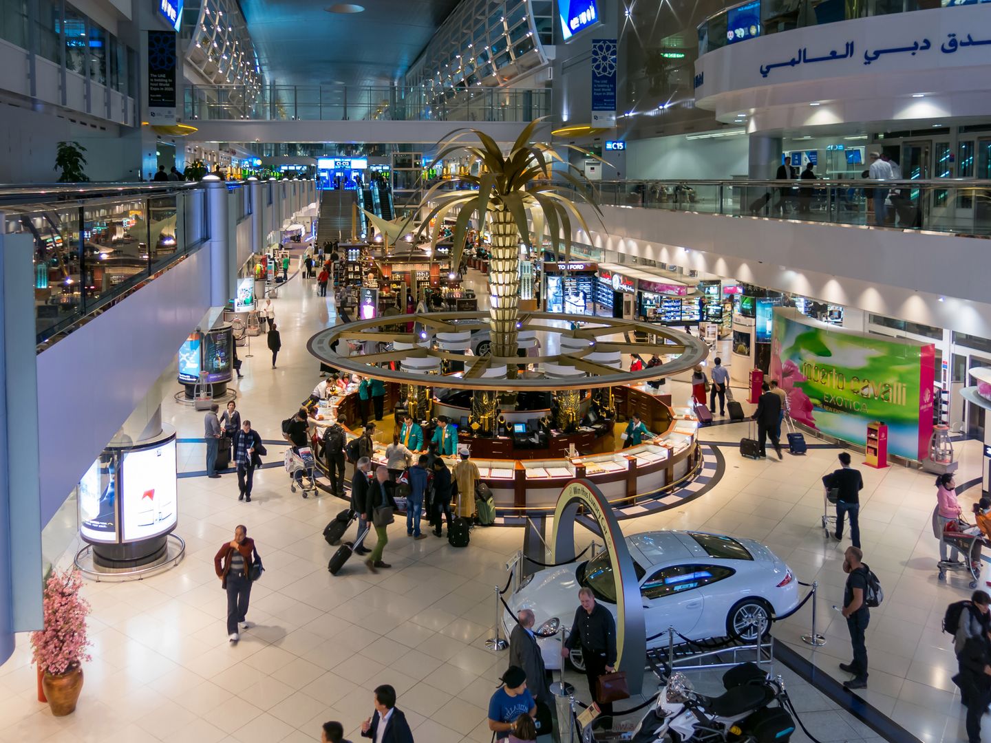Atak dronem bojowym na międzynarodowe lotnisko w Dubaju