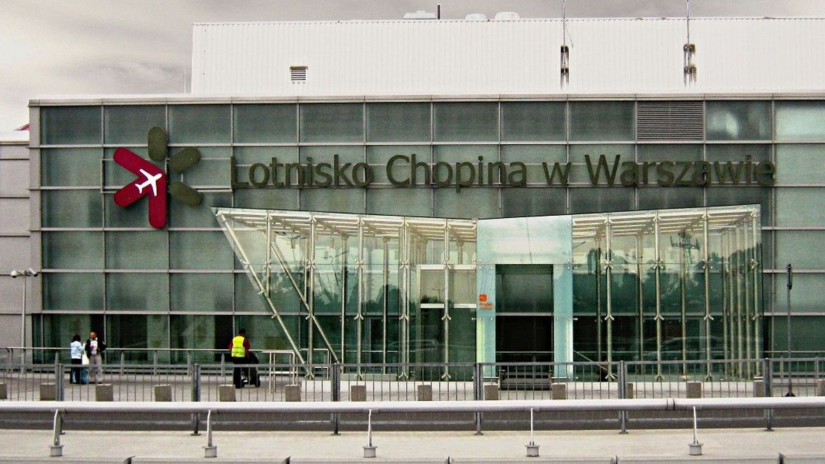 Na Lotnisku Okęcie gorąco. Związkowcy wchodzą w spór z Polską Agencją Żeglugi Powietrznej.