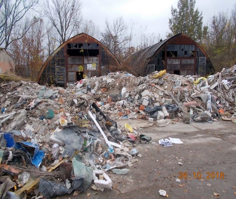 Nielegalne wysypisko śmieci. Zalega 40 ton odpadów