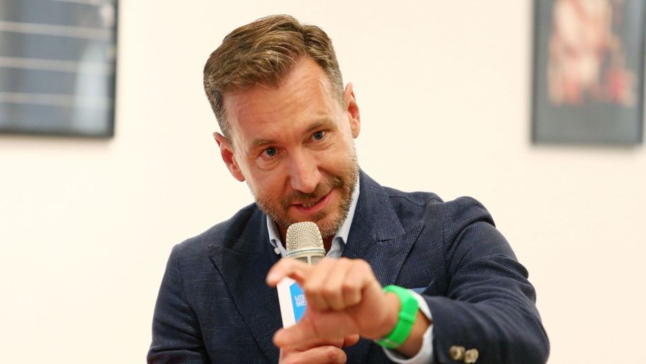 Piotr Kraśko poprowadzi program o uchodźcach "Wracajcie, skąd przyszliście"