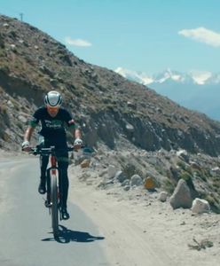 Polak wygrał wyścig na najwyżej położonej drodze na świecie. Rywale zostali zdeklasowani