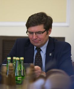 Poseł ujawnił przestępstwo, za co został zwolniony. "Mój kolega przypłacił to życiem"