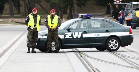 PiS rozważa wysłanie wojska na ulice