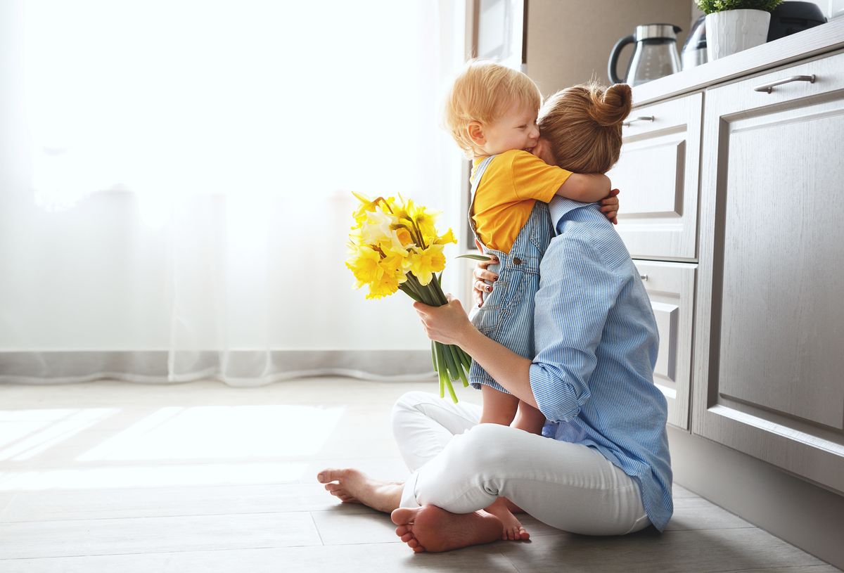 Dzień Matki 2019 – pomysły na prezent. Skorzystaj z naszych propozycji prezentów z okazji Dnia Matki i spraw mamie przyjemność w tym szczególnym dniu