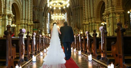 Arcybiskup lubelski zakazał grania "Hallelujah" na ślubach. Wierni są oburzeni