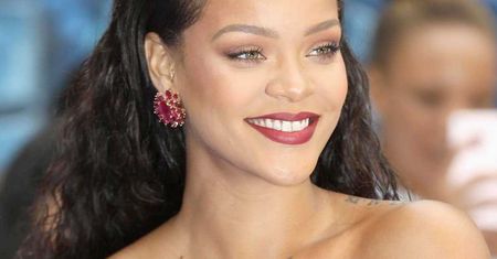 Rihanna ukrywa ciążę? Najnowsze zdjęcia namieszały w mediach. Tak samo jak jej opowieści o ślubie