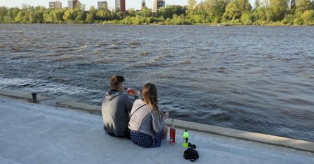 "Nie wiem jak się uprawia seks, czy może mi pani o tym poopowiadać?" - rusza wakacyjny telefon zafania