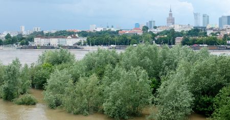 Wisła. Fala kulminacyjna na Mazowszu - trzeci stopień zagrożenia. Zmierza na Kujawy