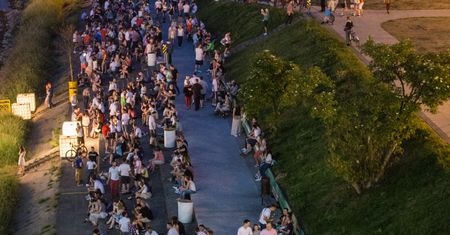 Jest wyrok w głośnej sprawie: picie piwa nad Wisłą jest legalne
