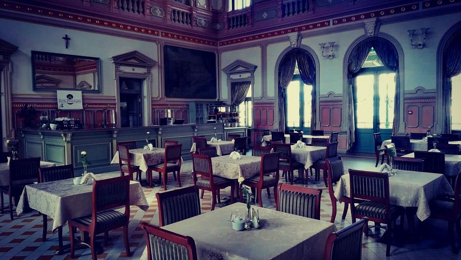 Na sali restauracyjnej Perły Przemyśla poczujemy się jak w czasach monarchii austro-węgierskiej  