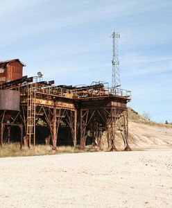 Śmierć w Górach Izerskich. Samochód z kierowcą spadł z urwiska