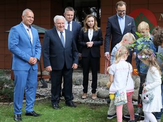 Syn Kazimierza Kujdy pracuje w centrali państwowego banku