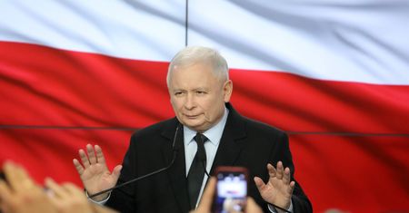 Wygrana PiS w wyborach zaskoczyła Polaków? Wynik opozycji w Senacie był dla wielu niespodzianką [BADANIE]