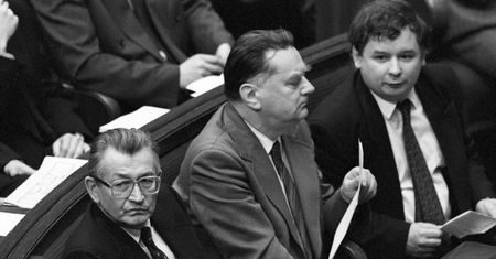 Jan Olszewski był dla Jarosława Kaczyńskiego politycznym wzorem. PiS wyniosło go na ołtarz