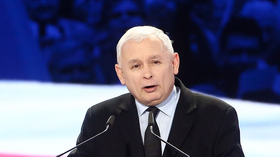 Jarosław Kaczyński na konwencji PiS. To podczas niej  ogłoszono, że partia jest "bijącym sercem Europy". Grudzień 2018 roku. Po niespełna miesiącu prezes będzie negocjował z największym eurosceptykiem UE.
