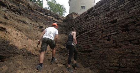 Archeolodzy zakończyli prace w Pasłęku. Co mają do powiedzenia o Bursztynowej Komnacie?