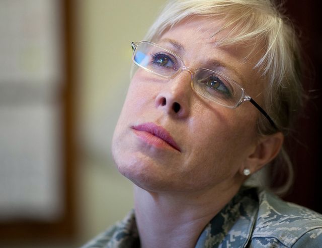 Natrętne myśli mogą świadczyć o zaburzeniu obsesyjno-kompulsyjnym, czyli nerwicy natręctw.