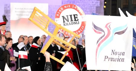 Próbował rzucić krzesłem w prezydenta. Może pójść siedzieć