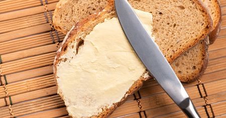 Wystarczy, ze zrobisz tę jedną rzecz z masłem. Już zawsze będzie gotowe do smarowania