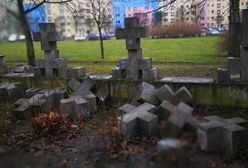 Zniszczone krzyże na gdańskim cmentarzu. Wina wandali?