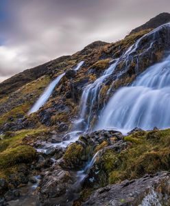Wielka Brytania: wiatr zmienił bieg wodospadu. Jest nagranie