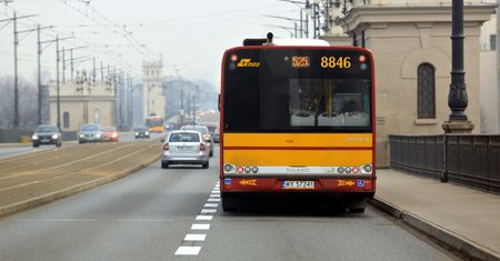 Miasto zwiększa ilość buspasów, żeby było szybciej. "I tak wybieram samochód"