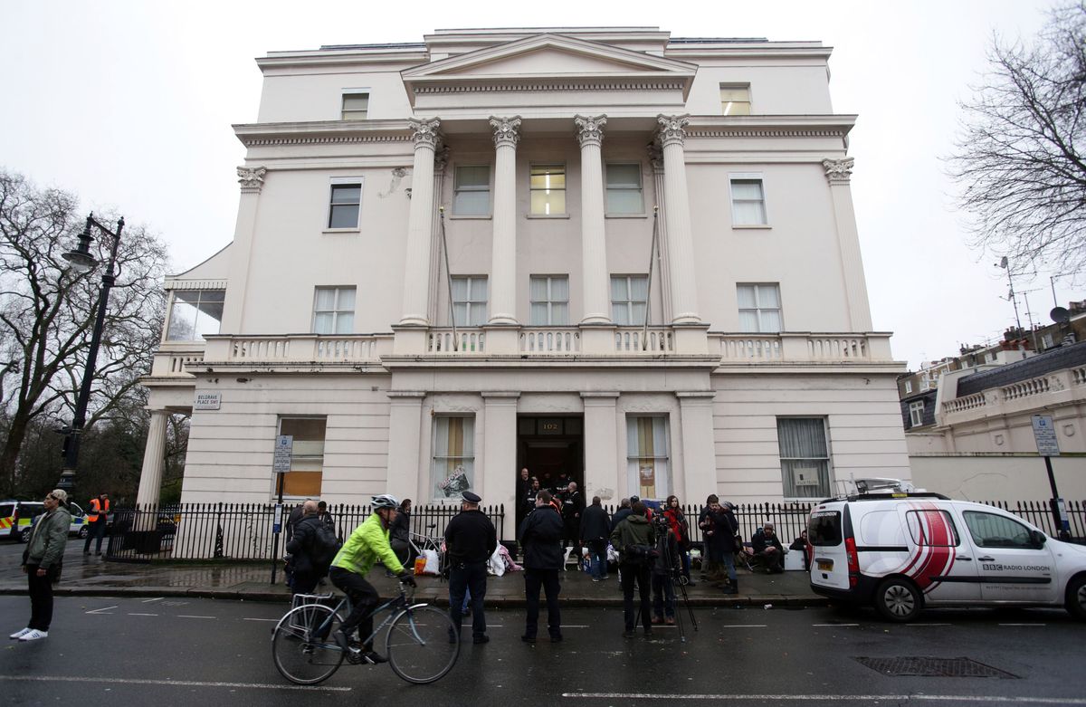 Bezdomni zajmują puste wille warte miliony. W Londynie to standard