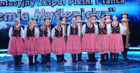 "Tylko taniec": Zaskakująca decyzja widzów - w finale zobaczymy zespół ludowy oraz formację Top Toys
