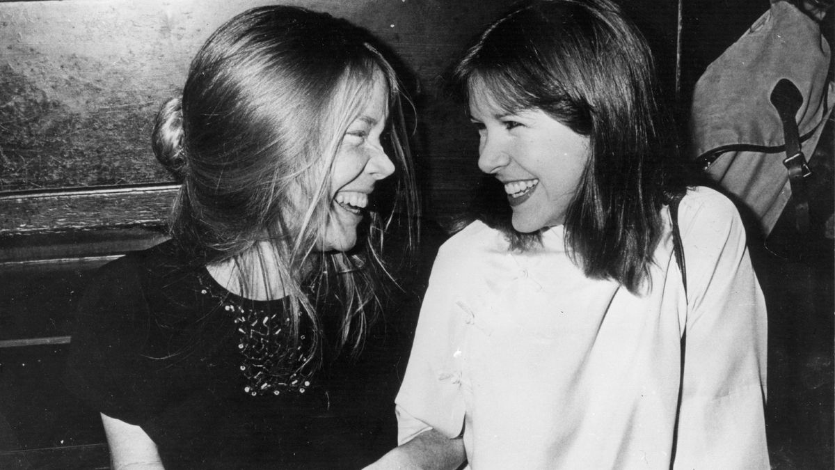 21-letnia Carrie Fisher (z prawej) w towarzystwie aktorki Sissy Spacek