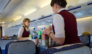 Patrzą na jedną rzecz, gdy wchodzisz na pokład. Sekret stewardess