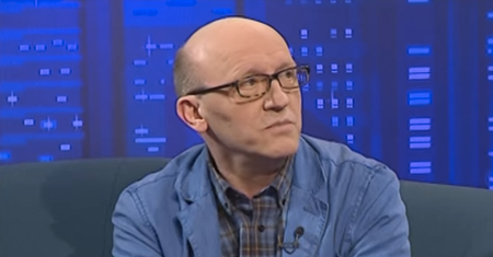 Kojarzysz go z "Miodowych lat"? Znasz inne role Artura Barcisia?