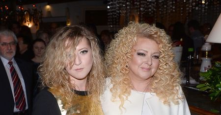 Lara Gessler pokazała zdjęcie z dzieciństwa. Jej mama wyglądała zupełnie inaczej