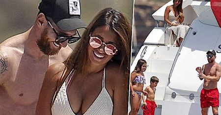 Ale zdjęcia! Luksusowy jacht, piękna żona i dzieci. Leo Messi przyłapany na wakacjach na Ibizie!