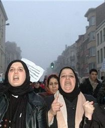 Protesty przeciwko publikacjom karykatur Mahometa