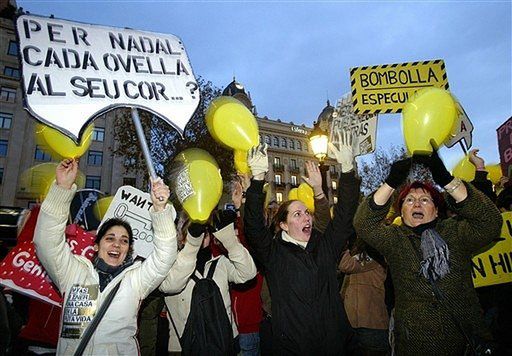 Młodzież walczy o "godne mieszkanie"