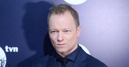 Maciej Stuhr o wyborach. "Życie mi miłe. Nie pozwolę też pójść mojej rodzinie"