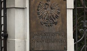 Sławomir Nitras oraz zarzuty pod adresem Krystyny Pawłowicz i sędzi z Warszawy. Jest reakcja resortu