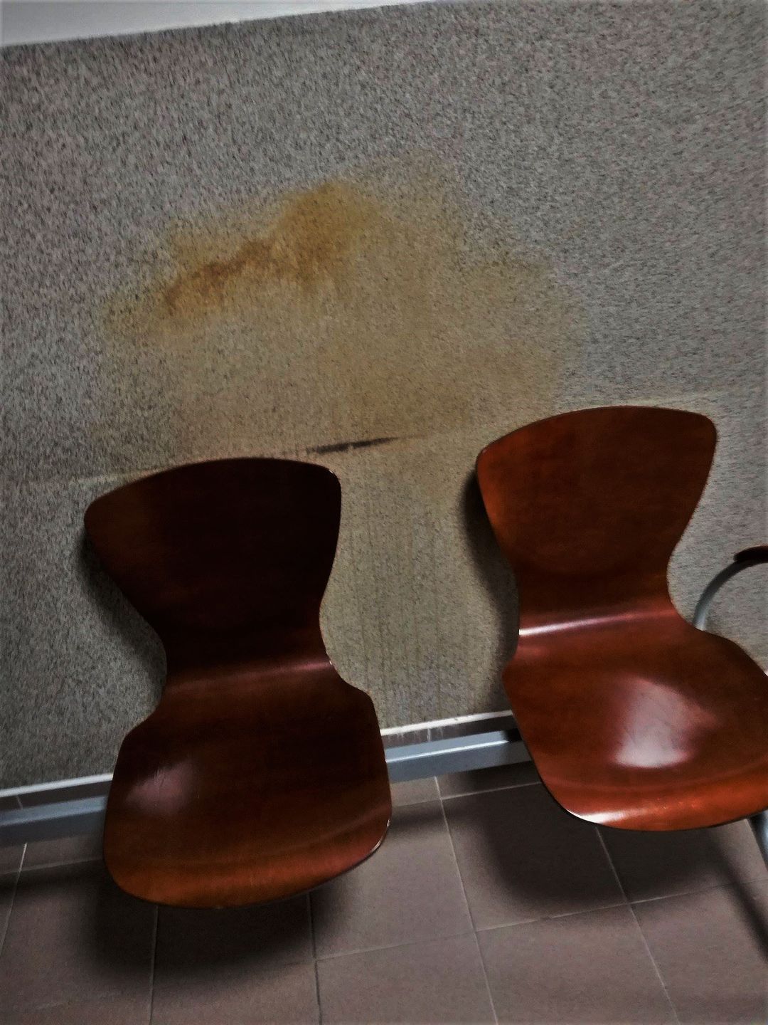 Sala sądowa po ataku 