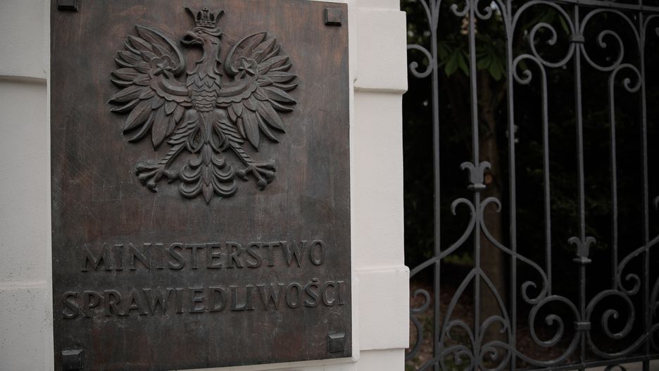 Afera wokół  "farmy trolii" w ministerstwie sprawiedliwości doprowadziła do dymisji Łukasza Piebiaka