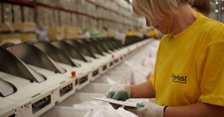 Boże Narodzenie: czy paczki dotrą na Święta? InPost obiecuje, że nie będzie z tym problemu