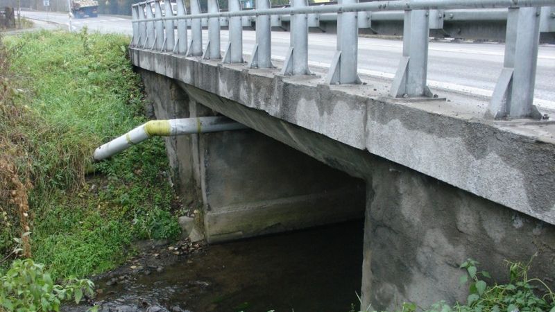 Obecne mosty w miejscowości Klecza Dolna są w złym stanie technicznym.