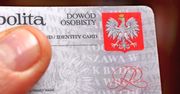Zdjęcia dowodów, paszportów, a nawet mandatów. Sprawdziliśmy, co Polacy wrzucają do sieci