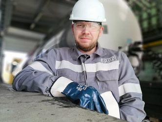 Koronawirus. Oni nie mogą zostać w domu. Kierowcy ciągle w pracy, a nawet toalety przed nimi zamykają