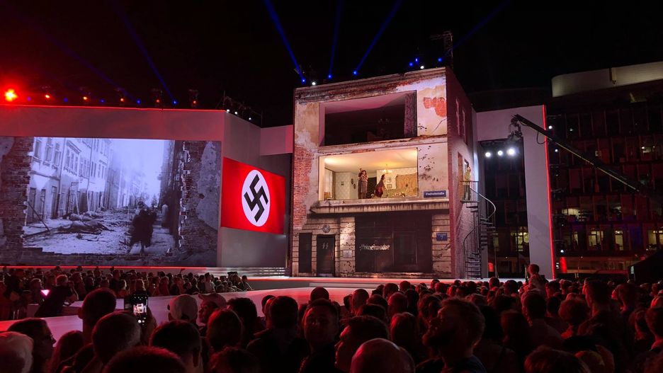 Plac Piłsudskiego w Warszawie, spektakl "Wolność we krwi".