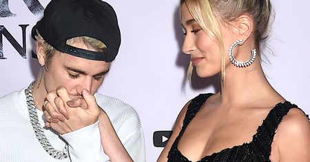 Rozanielony Justin Bieber chwali się żoną. Brzuszek Hailey na pierwszym planie
