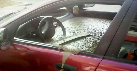 Zabetonował auto żony. Powód zdumiewa