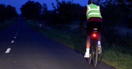 Tragedia tuż przed Wielkanocą. Rowerzysta zginął pod kołami auta