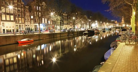 Śmierć turysty w Amsterdamie. Po imprezie utonął w kanale