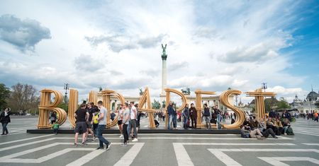 Miasto kontrastów urzeka na każdym kroku. Budapeszt jest jak tort