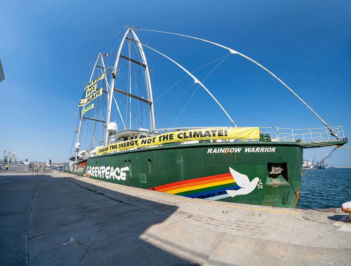 Port w Gdańsku nie chce wpuścić statku Greenpeace. "Jest nam niezmiernie przykro"
